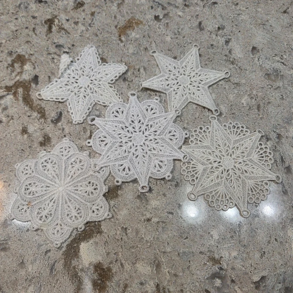 Vintage Style White Lace Snowflake Star Ornaments Set of 5 Holiday Decor